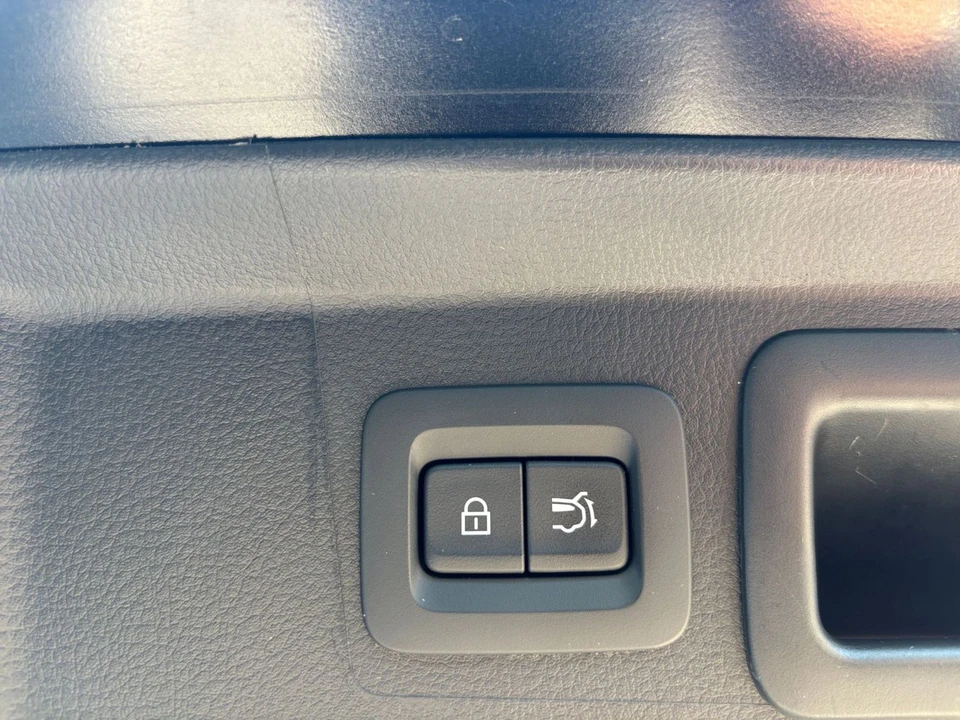 2026 Mazda CX-50 - Image 23 of 31