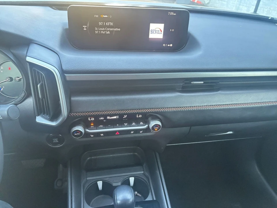 2026 Mazda CX-50 - Image 18 of 31
