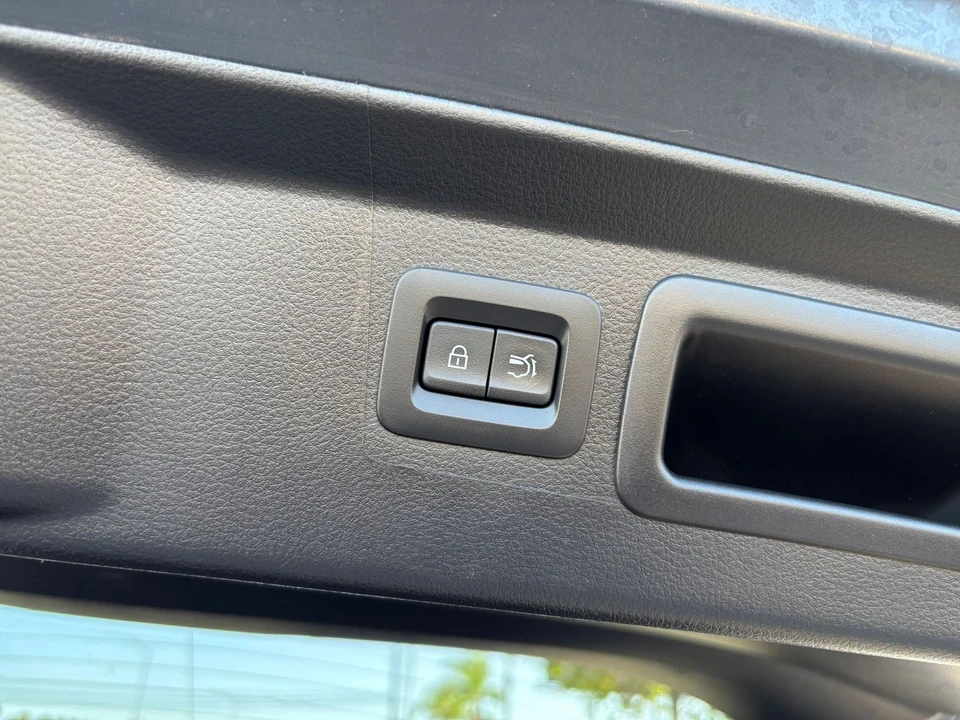 2026 Mazda CX-50 - Image 24 of 31