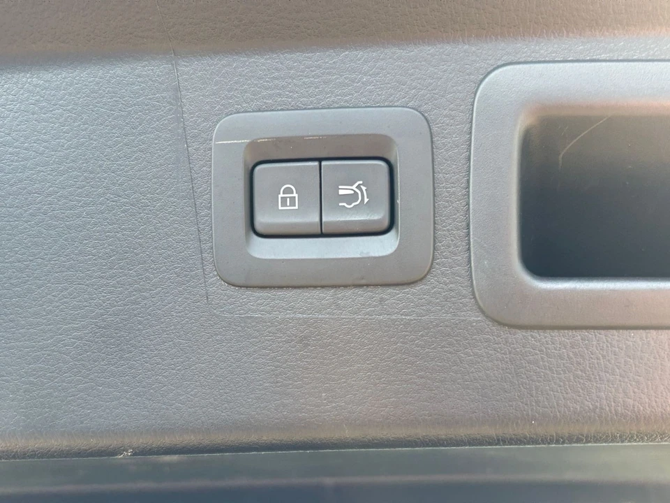 2026 Mazda CX-50 - Image 25 of 31
