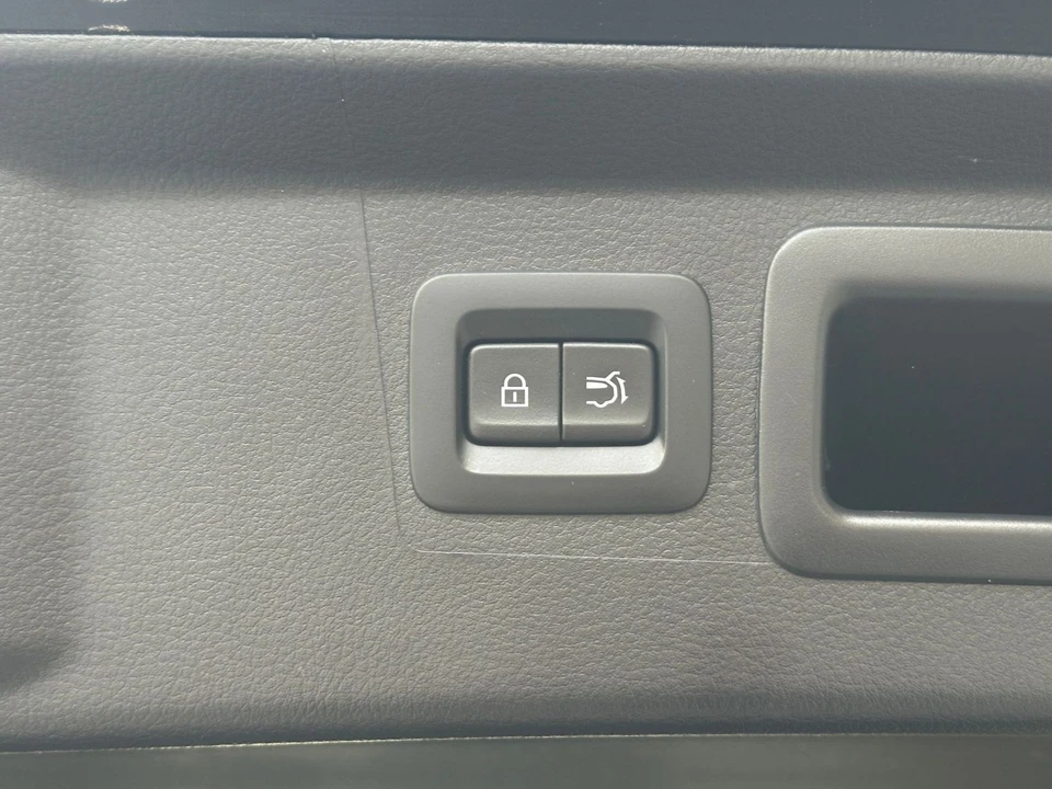 2026 Mazda CX-50 - Image 24 of 31