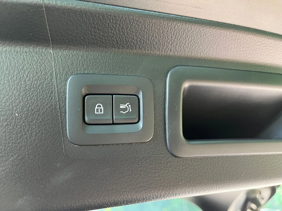 2026 Mazda CX-50 - Image 25 of 31