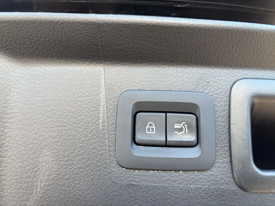 2026 Mazda CX-50 - Image 24 of 31