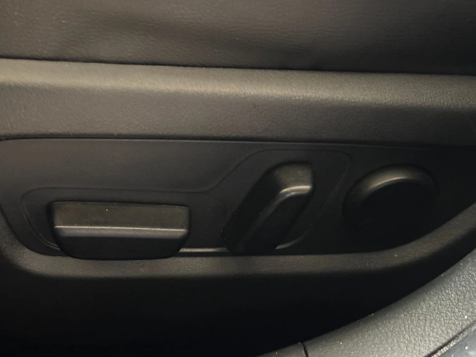2026 Mazda CX-50 - Image 23 of 31