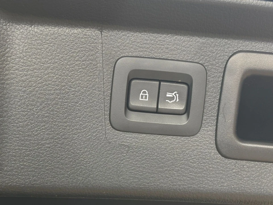 2026 Mazda CX-50 - Image 24 of 31