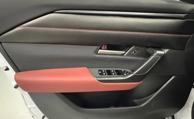 2026 Mazda CX-50 - Image 19 of 24