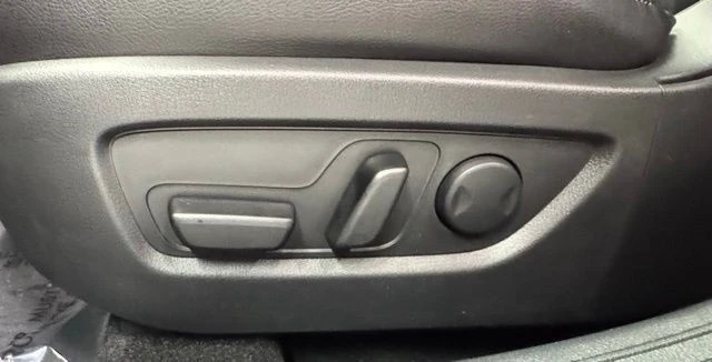 2026 Mazda CX-50 - Image 18 of 22