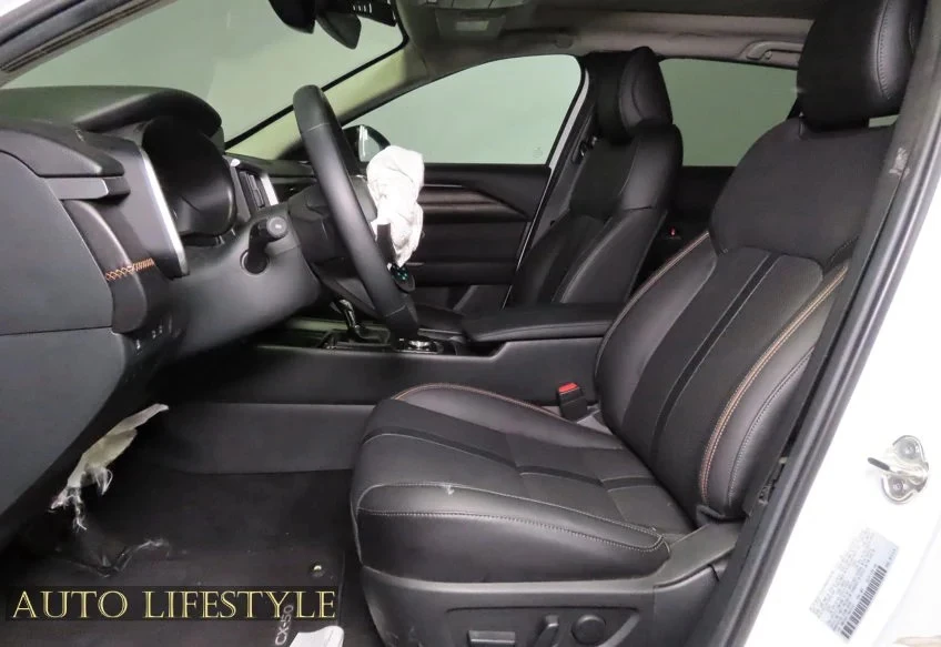 2026 Mazda CX-50 - Image 24 of 31
