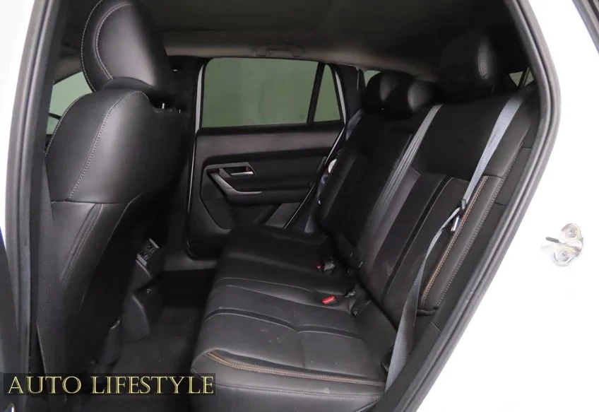 2026 Mazda CX-50 - Image 26 of 31