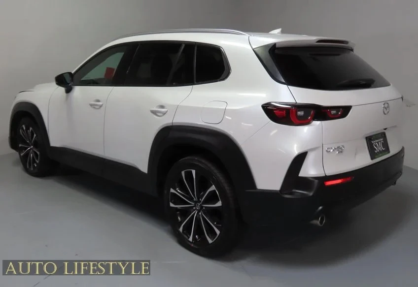 2026 Mazda CX-50 - Image 9 of 31