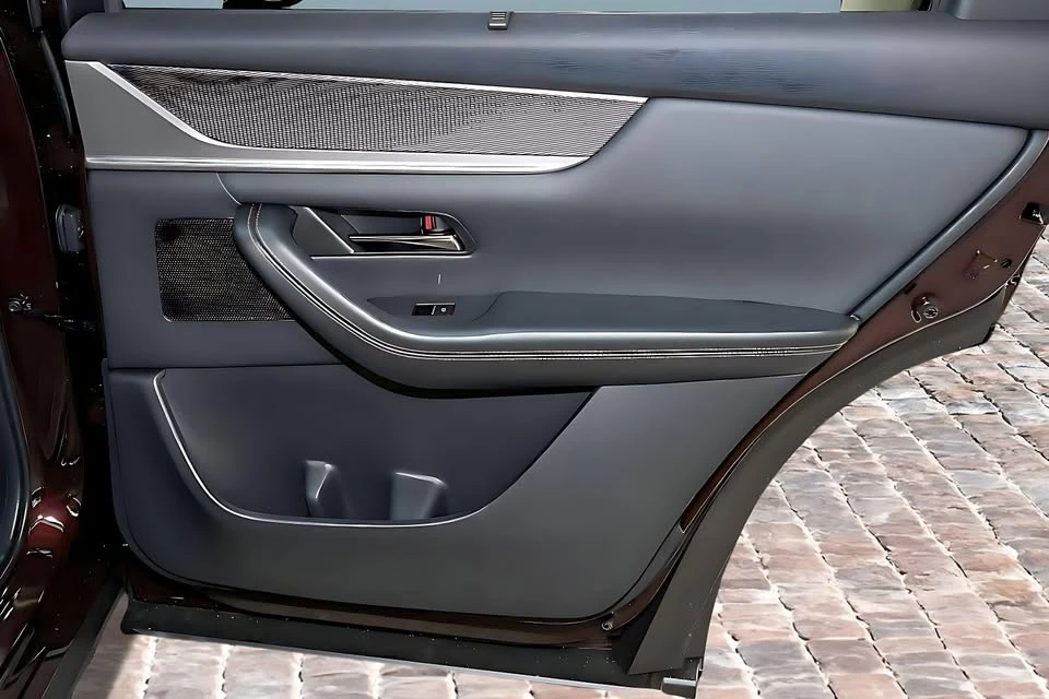 2026 Mazda CX-90 - Image 16 of 20