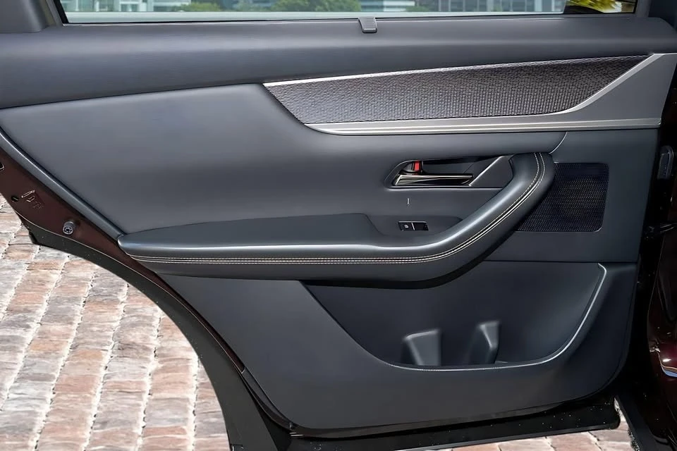 2026 Mazda CX-90 - Image 15 of 20