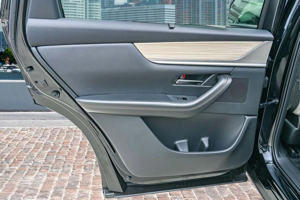 2026 Mazda CX-90 - Image 15 of 20