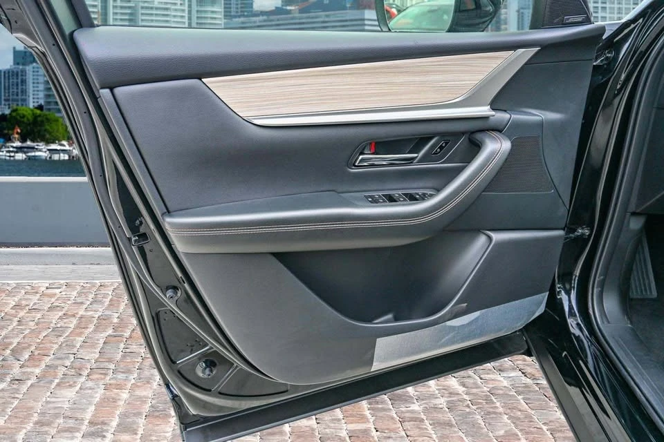 2026 Mazda CX-90 - Image 14 of 20