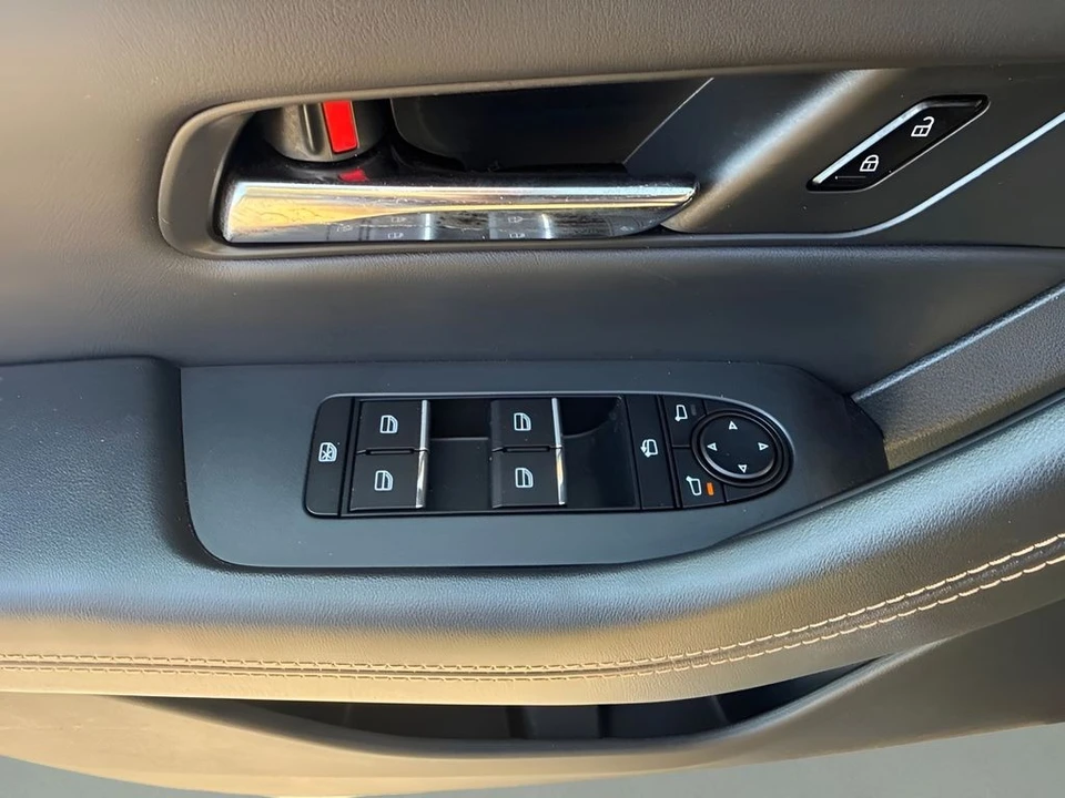 2026 Mazda CX-90 - Image 15 of 31