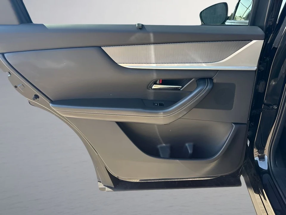 2026 Mazda CX-90 - Image 14 of 31
