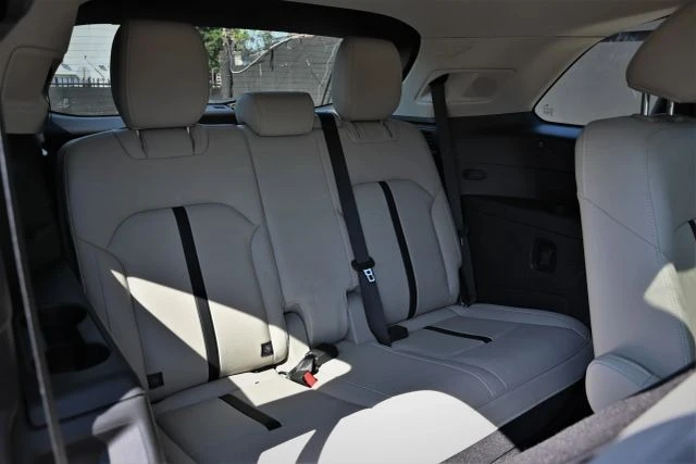 2026 Mazda CX-90 - Image 26 of 31