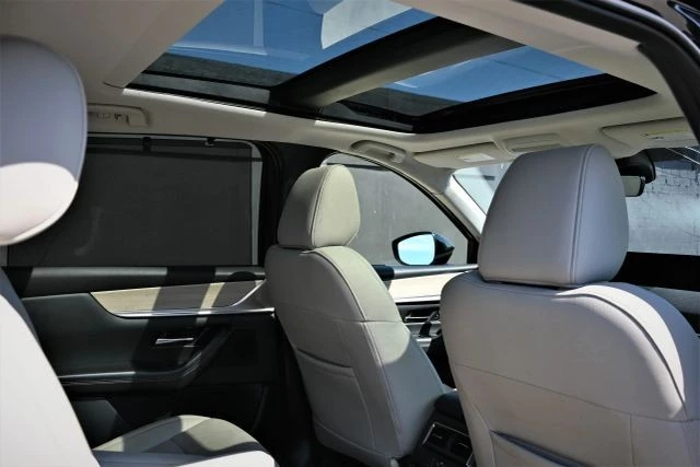 2026 Mazda CX-90 - Image 17 of 31