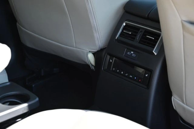 2026 Mazda CX-90 - Image 25 of 31