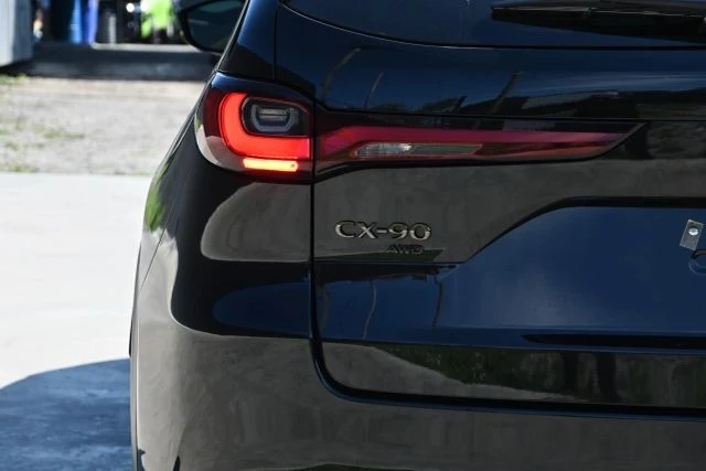 2026 Mazda CX-90 - Image 8 of 31