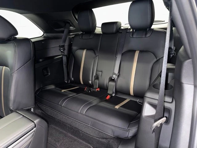 2026 Mazda CX-90 - Image 12 of 26