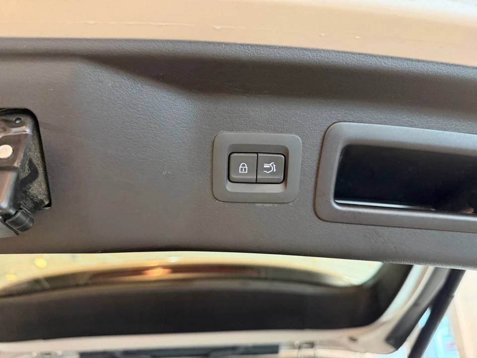 2026 Mazda CX-90 - Image 24 of 31