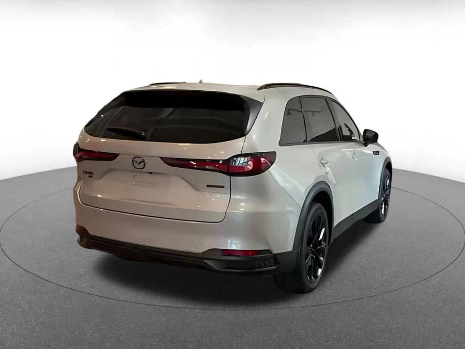 2026 Mazda CX-90 - Image 14 of 31