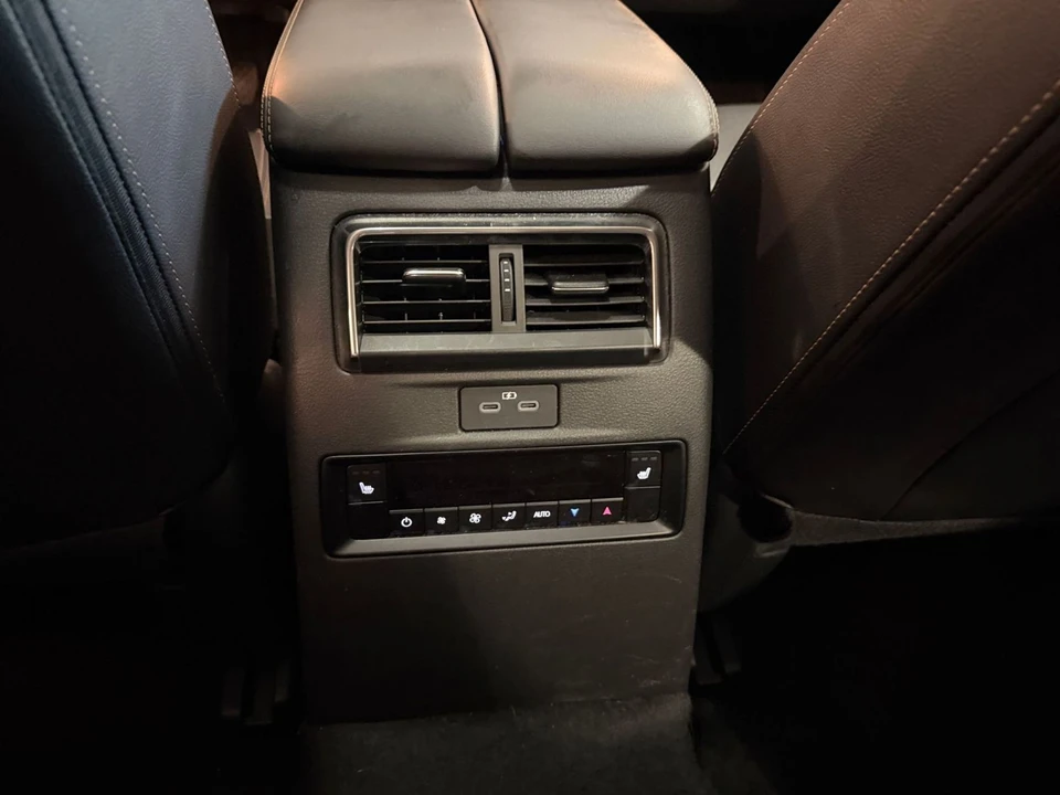 2026 Mazda CX-90 - Image 26 of 31