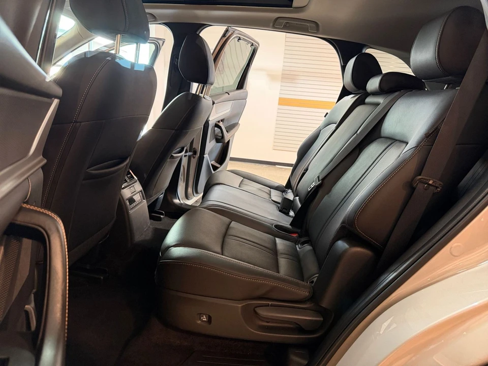 2026 Mazda CX-90 - Image 28 of 31