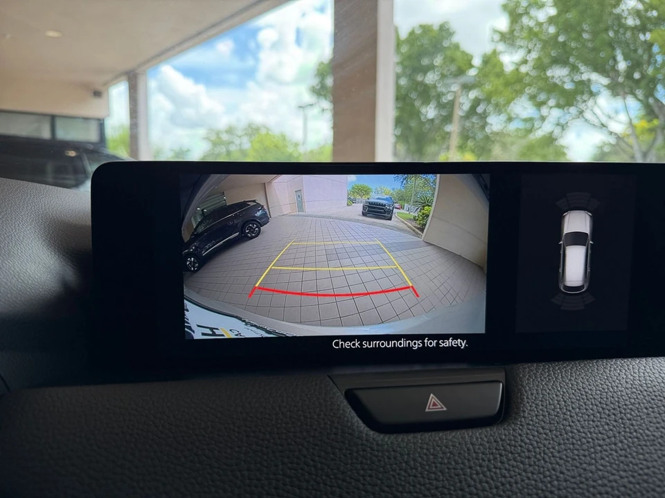 2026 Mazda CX-90 - Image 24 of 31