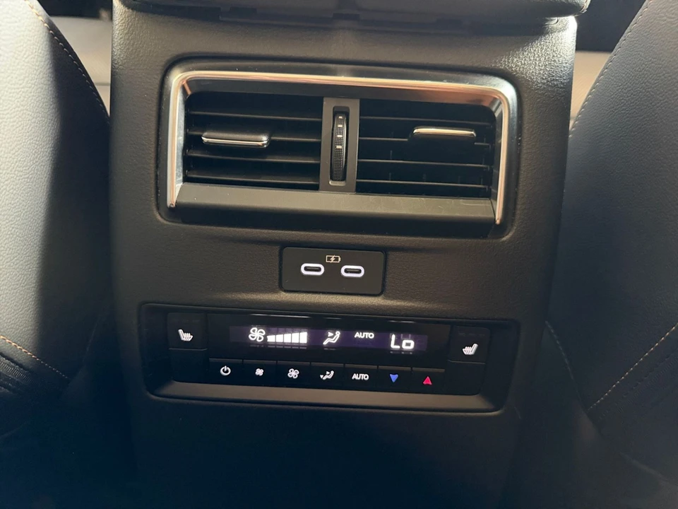 2026 Mazda CX-90 - Image 23 of 31