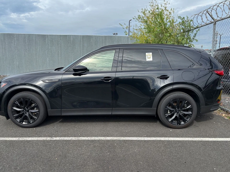 2026 Mazda CX-90 - Image 8 of 17