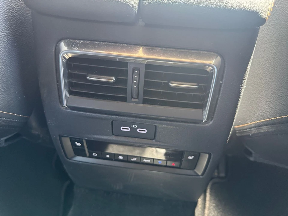 2026 Mazda CX-90 - Image 27 of 31