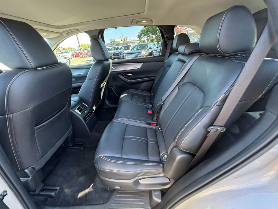 2026 Mazda CX-90 - Image 29 of 31