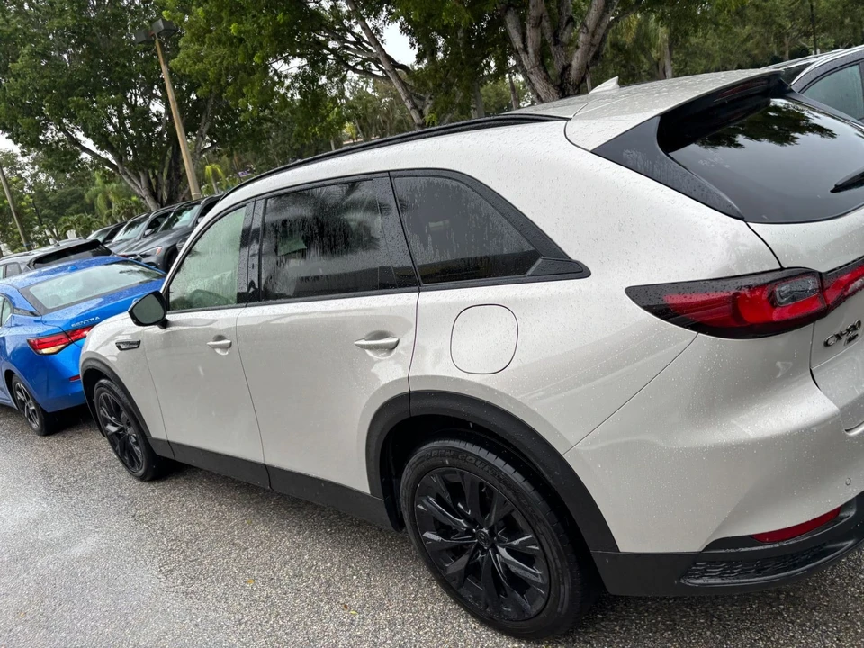 2026 Mazda CX-90 - Image 13 of 31