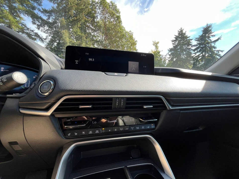 2026 Mazda CX-90 - Image 22 of 31