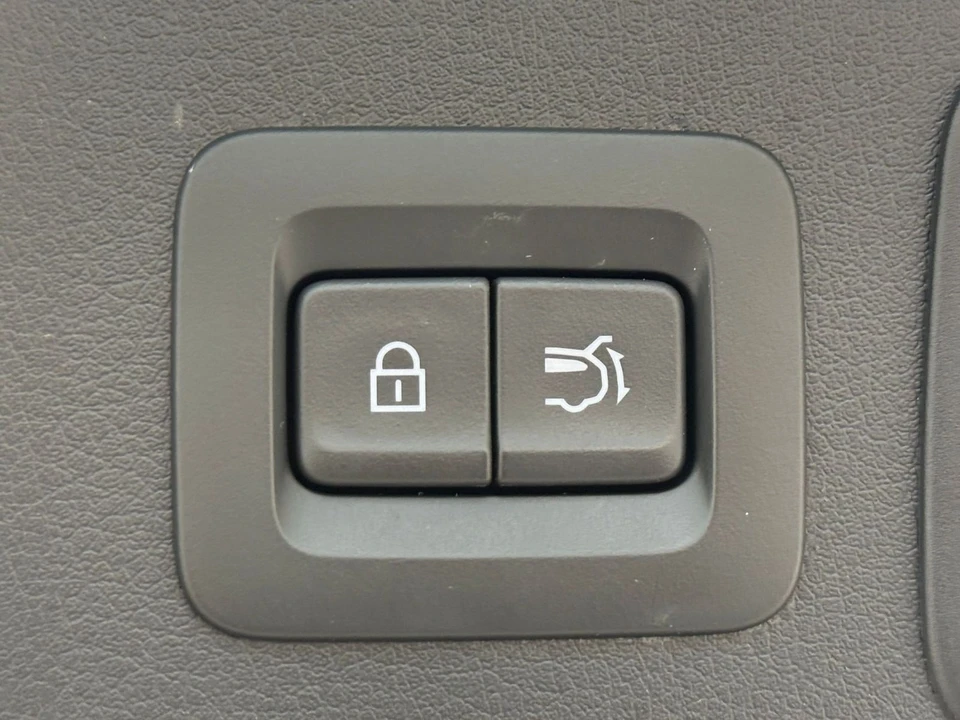 2026 Mazda CX-90 - Image 23 of 31