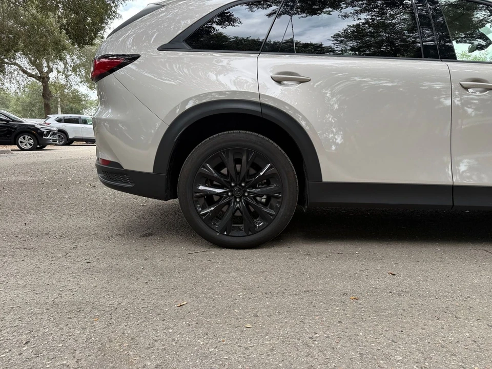 2026 Mazda CX-90 - Image 17 of 31