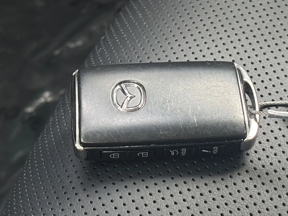 2026 Mazda CX-90 - Image 25 of 31