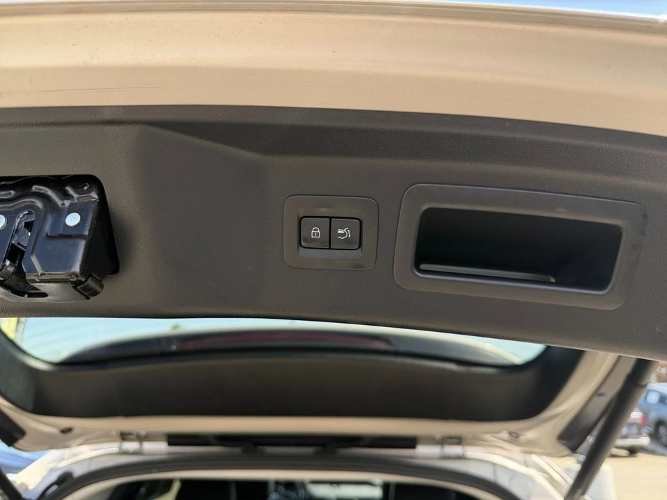 2026 Mazda CX-90 - Image 26 of 31