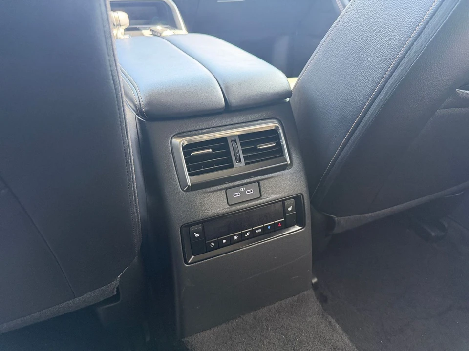2026 Mazda CX-90 - Image 27 of 31