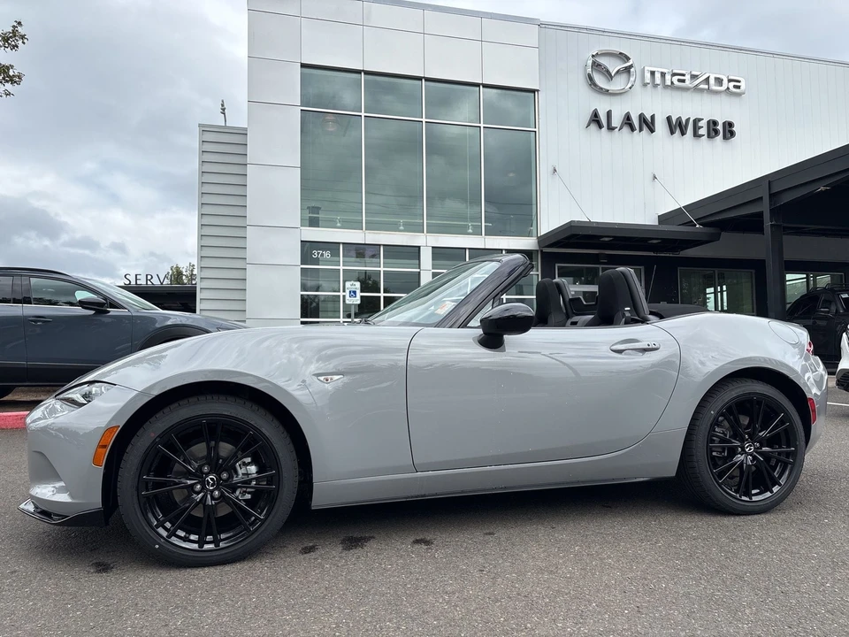 2026 Mazda ND MX-5 Miata - Image 17 of 23
