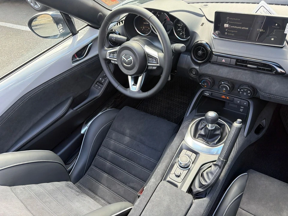 2026 Mazda ND MX-5 Miata - Image 14 of 25