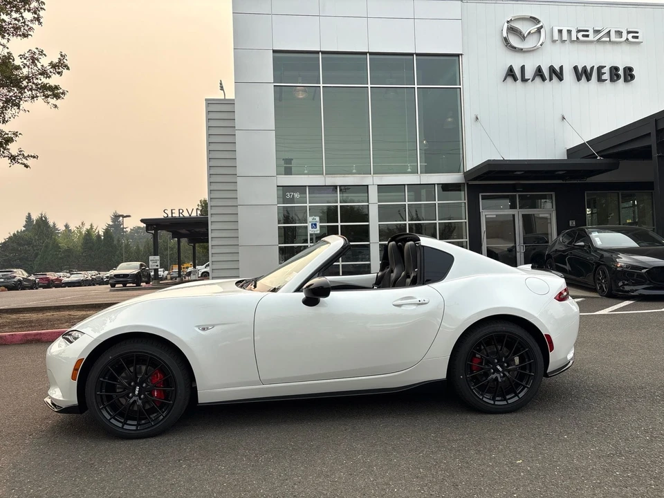 2026 Mazda ND MX-5 Miata - Image 16 of 22