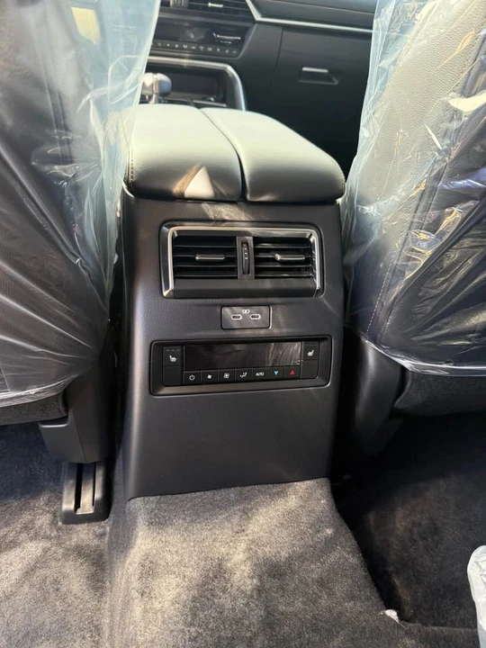 2026 Mazda CX-90 - Image 10 of 11