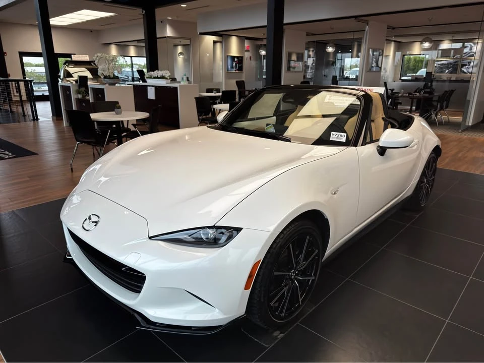 2026 Mazda ND MX-5 Miata - Image 4 of 8