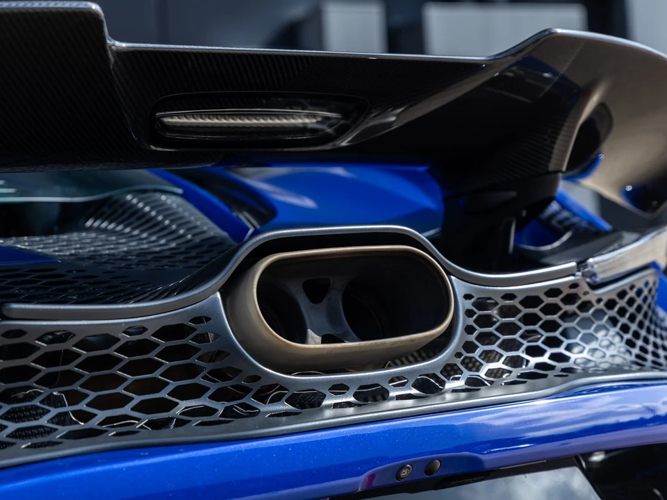 2026 McLaren 750S - Image 14 of 31