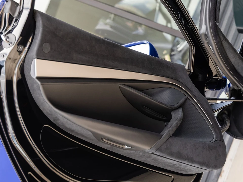 2026 McLaren 750S - Image 26 of 31