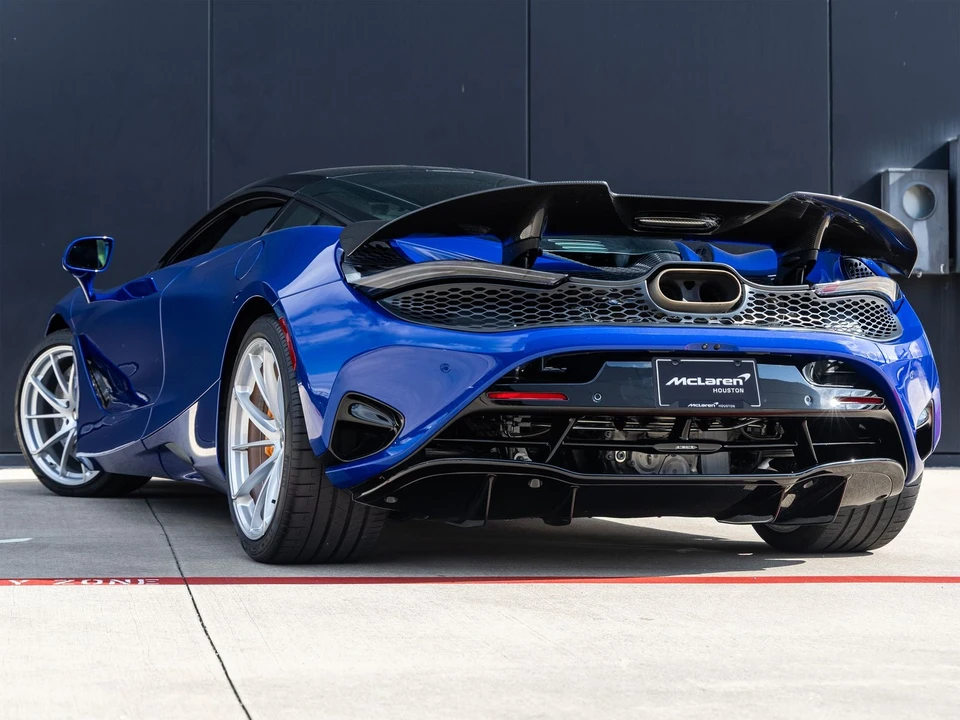 2026 McLaren 750S - Image 7 of 31