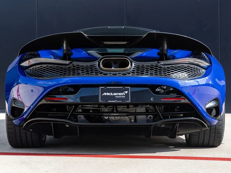 2026 McLaren 750S - Image 8 of 31